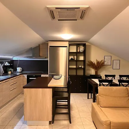 Spacious Attic Nearby The Town. Anatoli  Extérieur photo